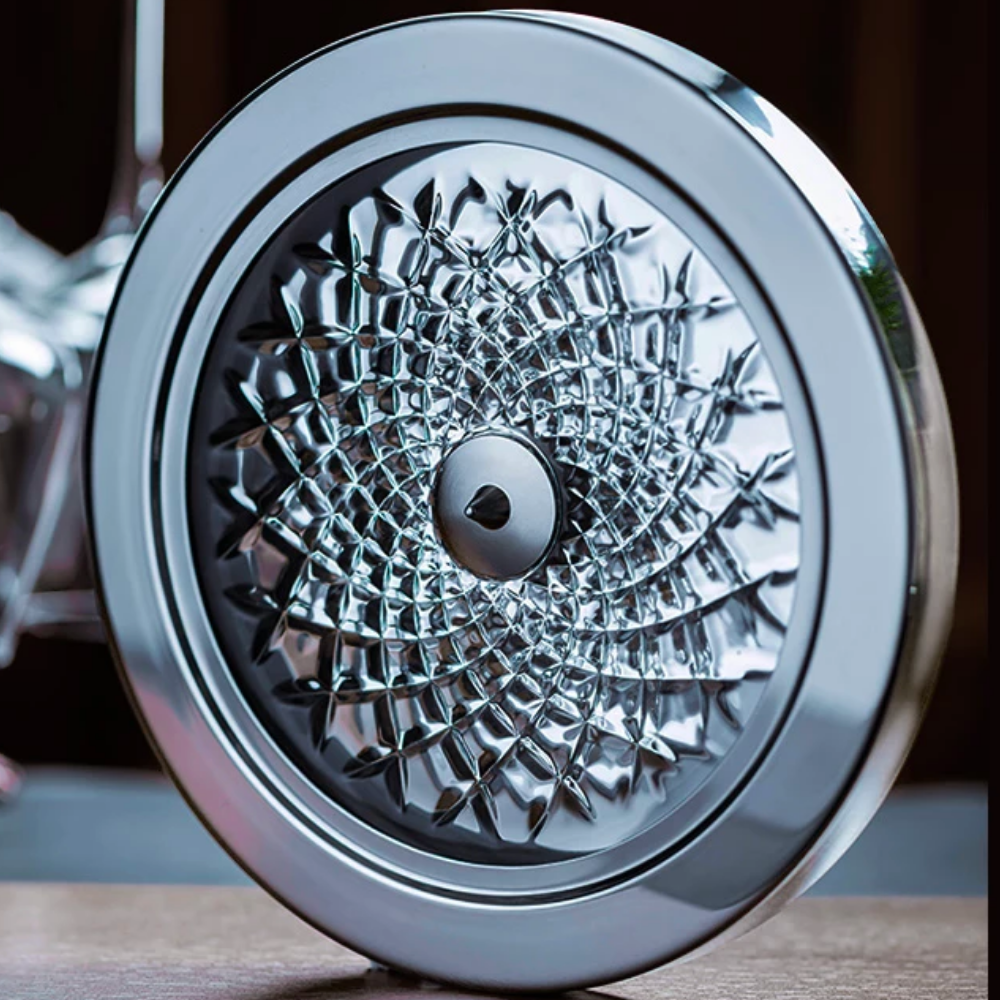 Stylish Rotating Crystal Decanter