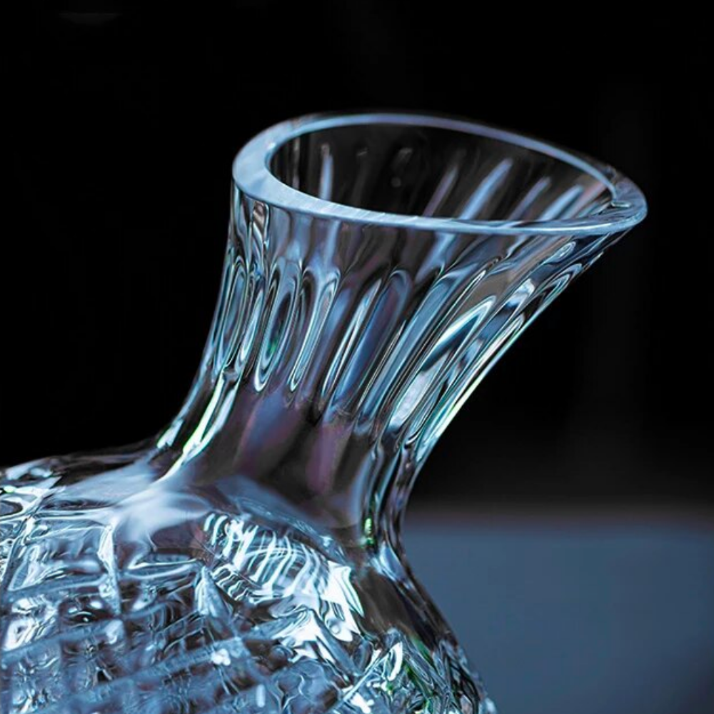 Stylish Rotating Crystal Decanter