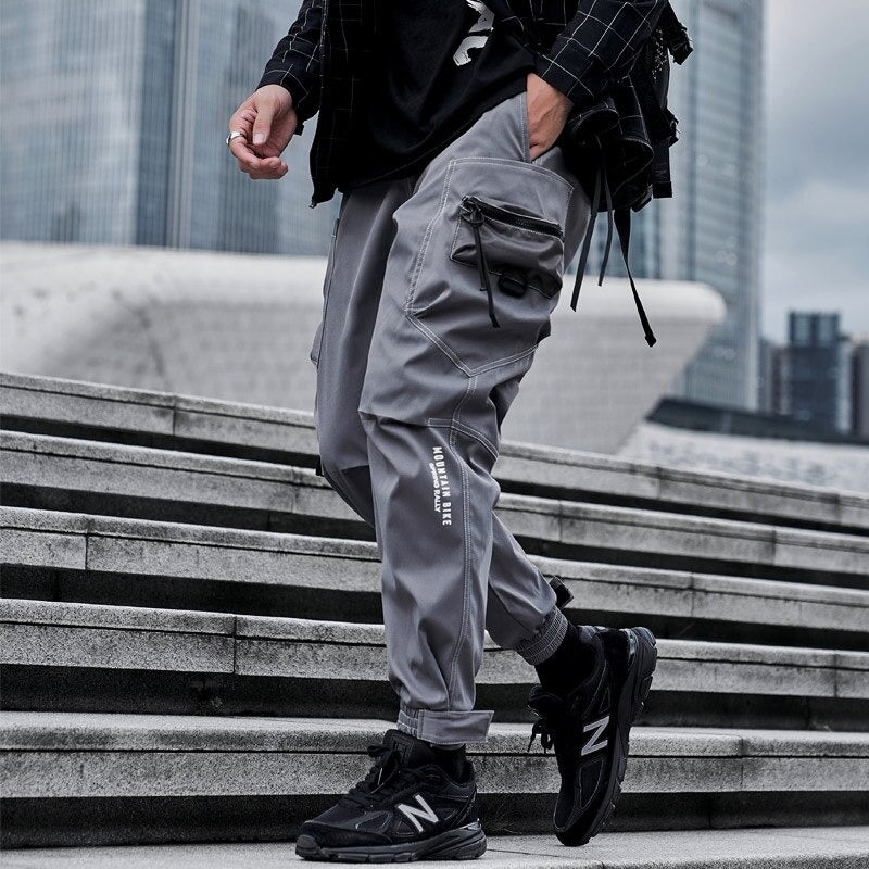Men Black Streetwear Multi-Pocket Joggers Pants